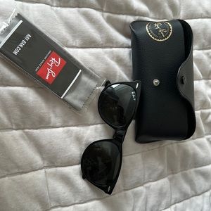 Ray-Ban RB2185 Wayfarer Round Polarized Sunglasses (good condition)